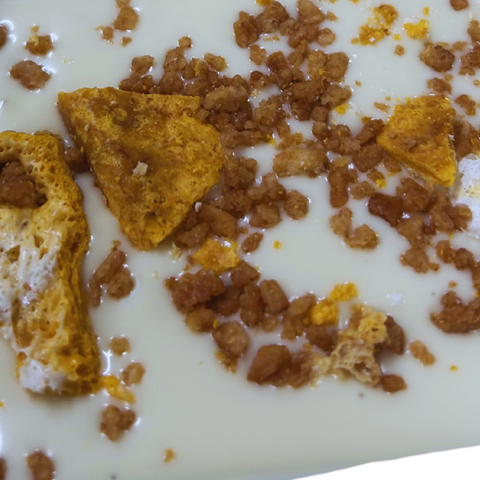 Vegan White Chocolate Bar With Golden Gaytime Crumble
