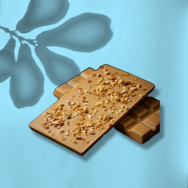 White Caramelised Hazelnut Bar 100g